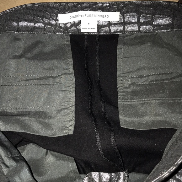 DIANE VON FURSTENBERG silver and black reptile print pants size 6 💕 - Picture 6 of 11